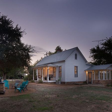 Mustard Seed B&B On The Llano Bagian luar foto