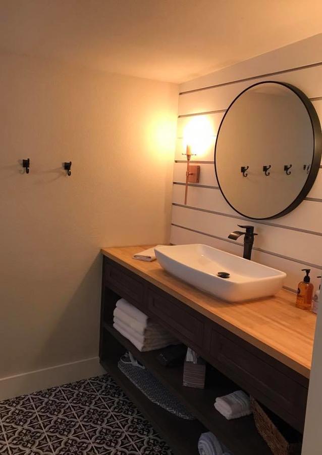 Mustard Seed B&B On The Llano Bagian luar foto