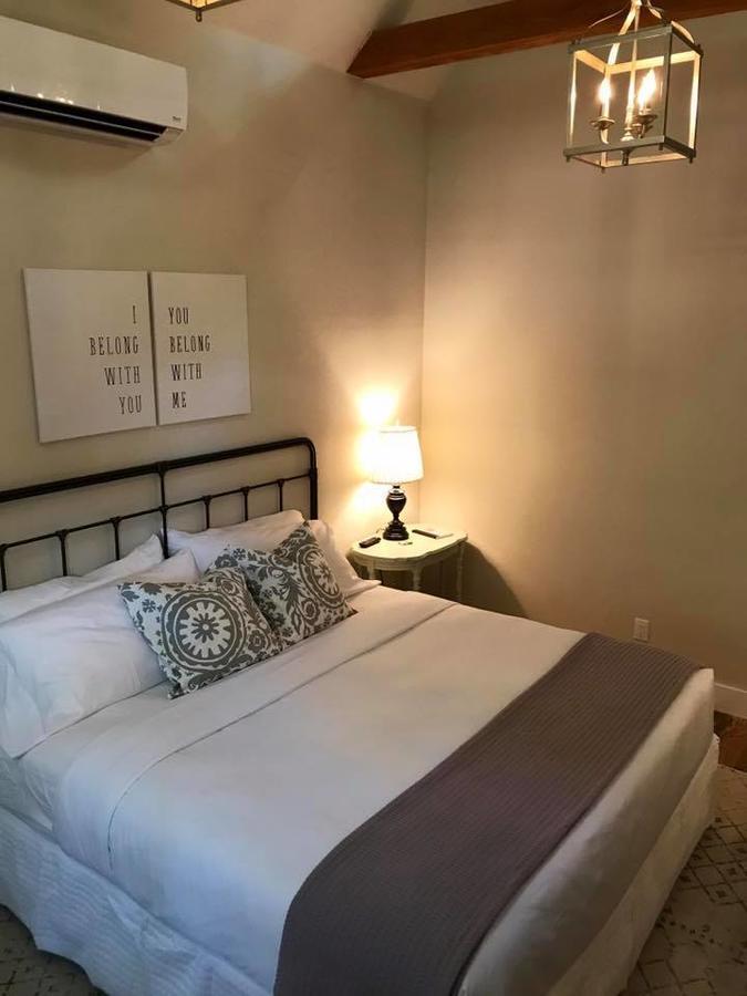 Mustard Seed B&B On The Llano Bagian luar foto