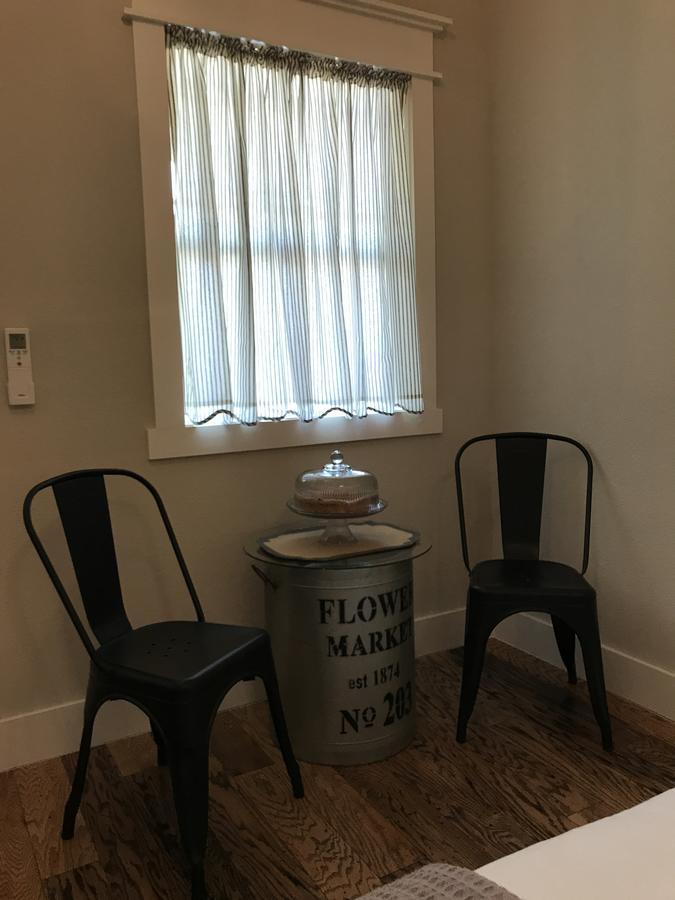 Mustard Seed B&B On The Llano Bagian luar foto